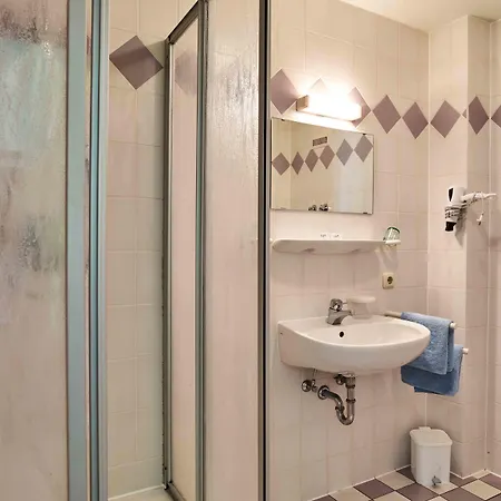 Escherich Hotel 3*